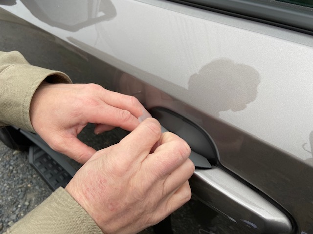 JAOS ドアハンドルプロテクター フューエルリッドプロテクター カーボン調 ランドクルーザー 250  の貼り方